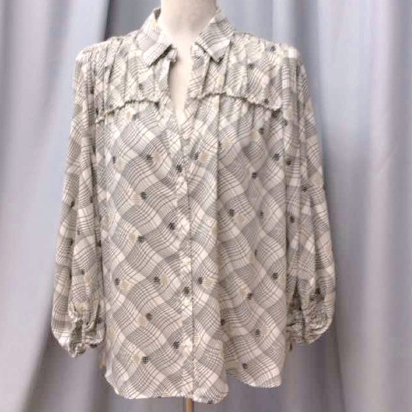 Max Studio Long Sleeves Ruffle Details Printed Blouse Top Sz Medium Beige - Picture 2 of 10